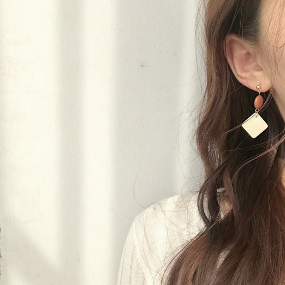 💕LAST ONE Hot Pick Wood Resin Drop Earrings - Picture 2 of 9